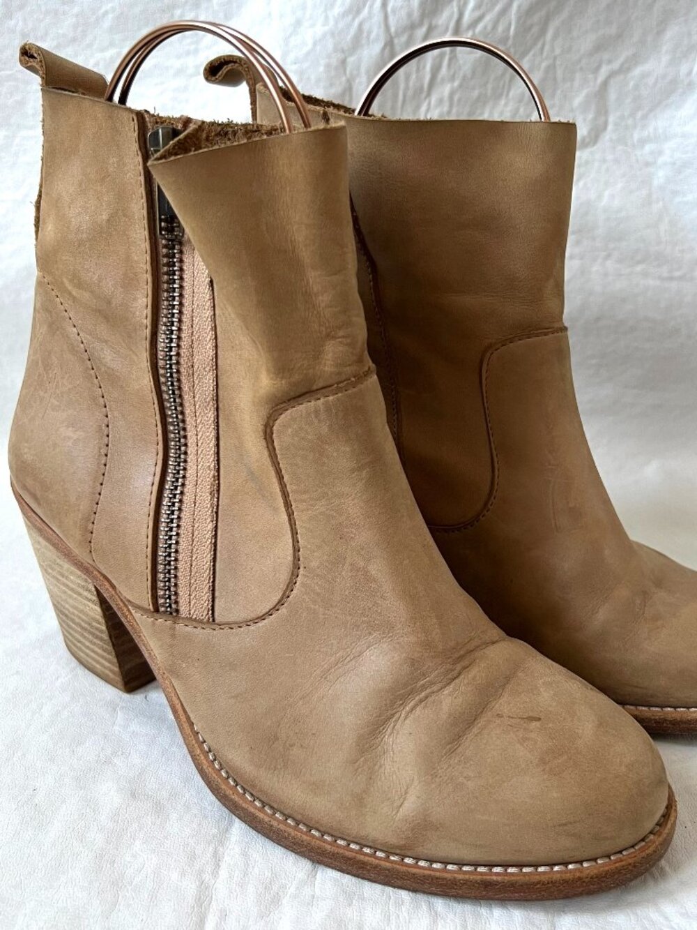 Humanoid boots ankle booties 37 7 womens tan beige leather western high heel zip